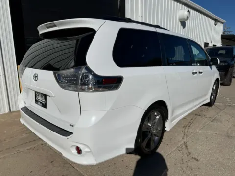 More photos of 2015 Toyota Sienna SE Minivan 4D at Tailgate Motor Co. (Fremont North), NE