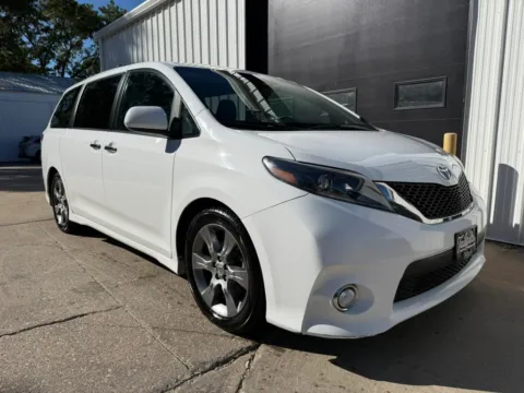 Photos of 2015 Toyota Sienna SE Minivan 4D for sale in Fremont, NE at Tailgate Motor Co. (Fremont North)