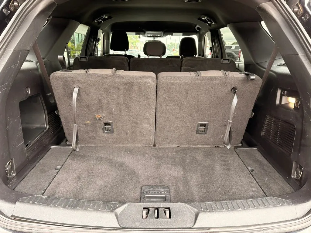 Ford Explorer photo 8
