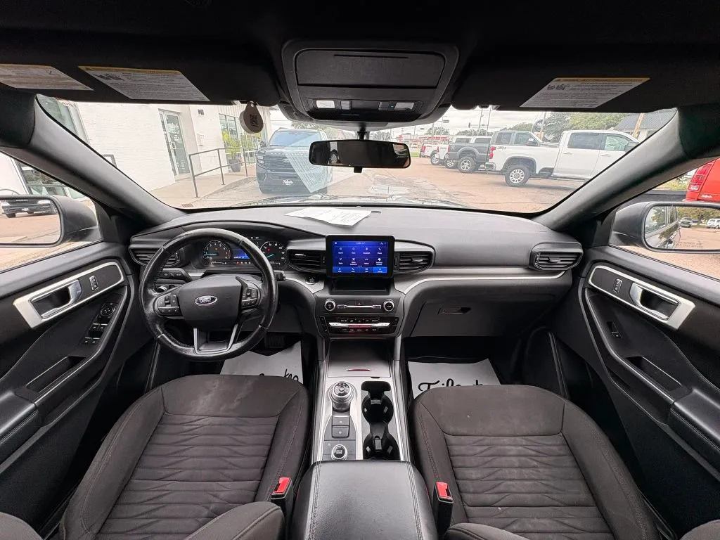 Ford Explorer photo 18