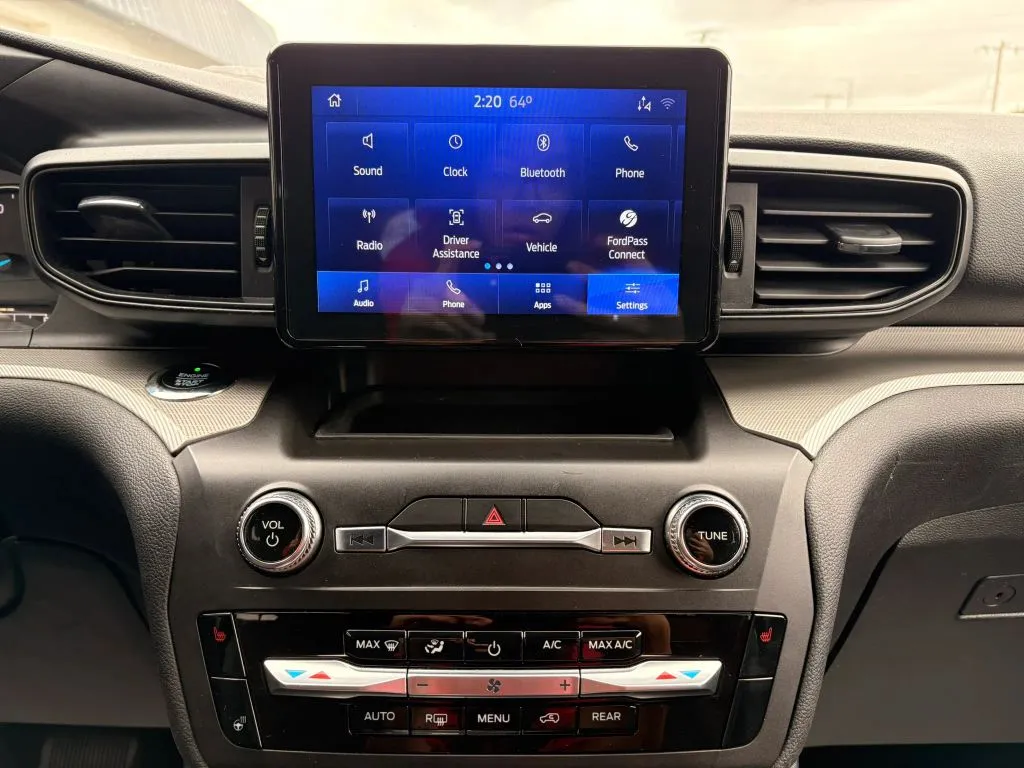 Ford Explorer photo 22