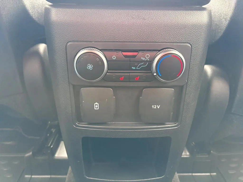 Ford Explorer photo 28