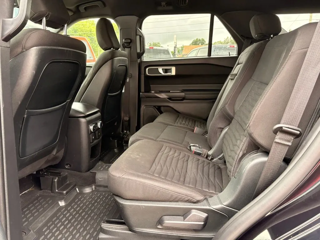 Ford Explorer photo 15