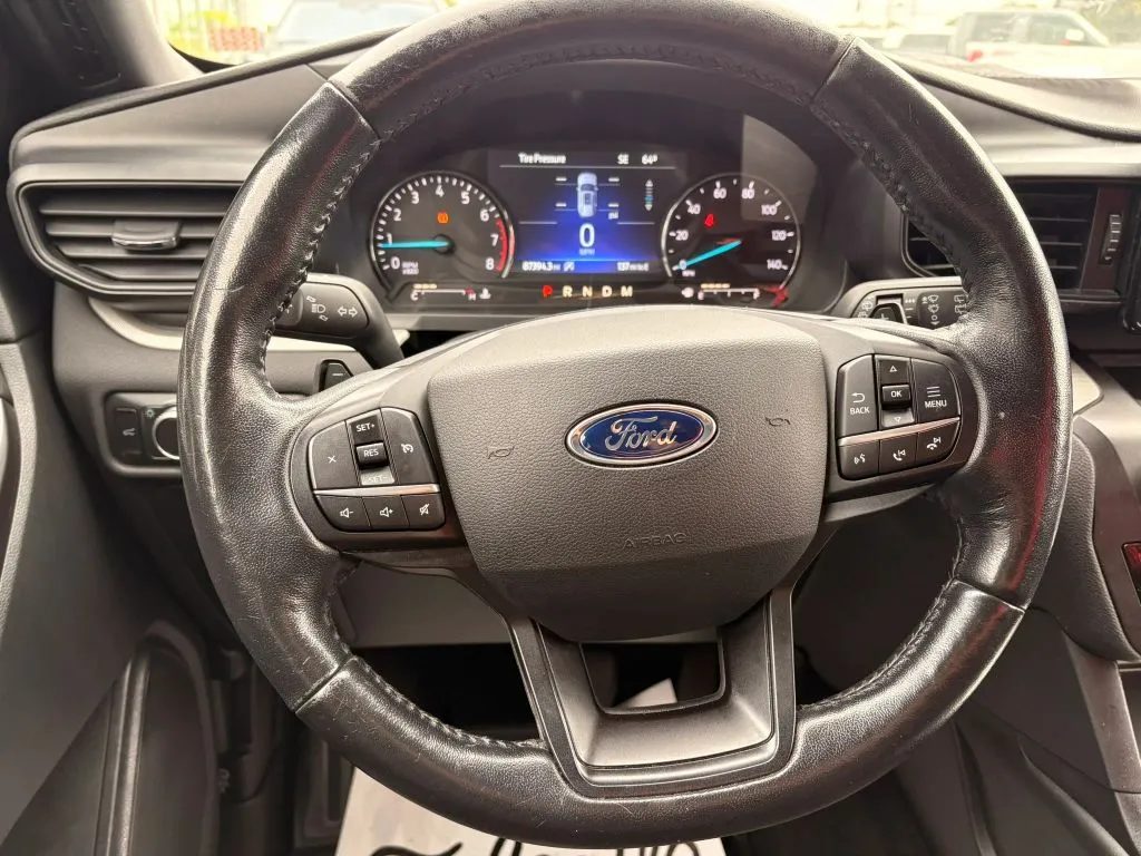 Ford Explorer photo 21