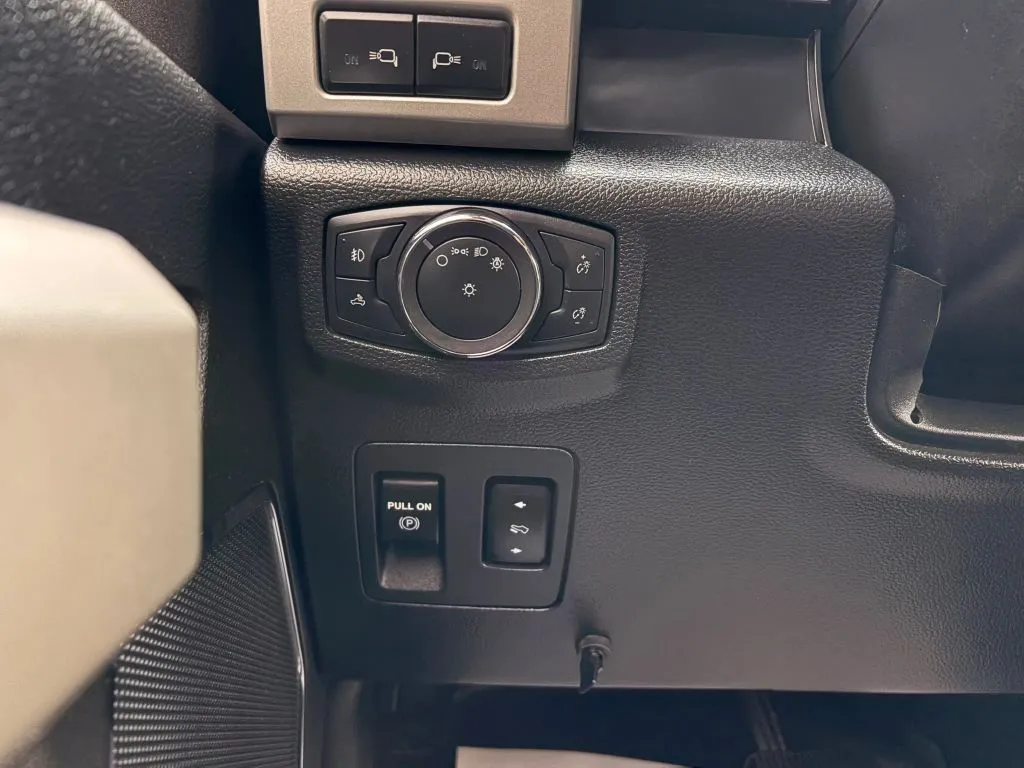 Ford F-150 photo 29