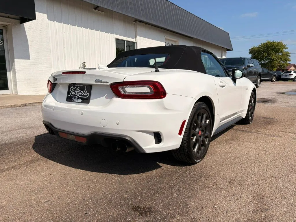 Fiat 124 Spider photo 7