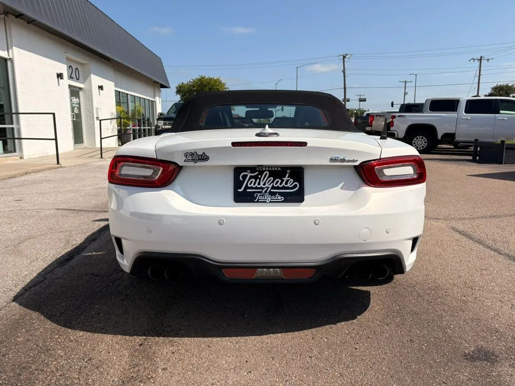 Fiat 124 Spider photo 6