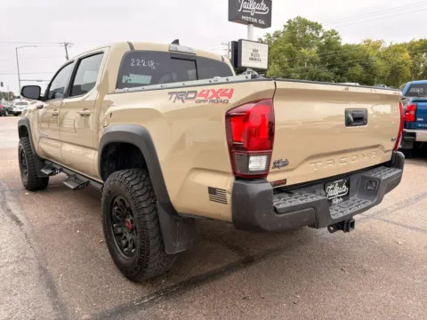 More photos of 2018 Toyota Tacoma Double Cab TRD Off-Road Pickup 4D 5 ft at Tailgate Motor Co. (Fremont North), NE