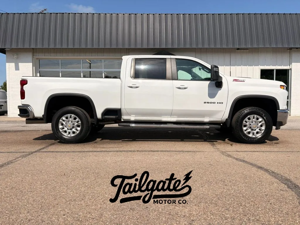 White 2023 Chevrolet Silverado 2500 HD Crew Cab LT Pickup 4D 6 1/2 ft for sale in Fremont, NE