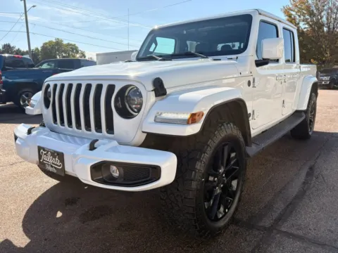 More photos of 2023 Jeep Gladiator High Altitude Pickup 4D 5 ft at Tailgate Motor Co. (Fremont North), NE