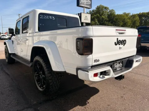 More photos of 2023 Jeep Gladiator High Altitude Pickup 4D 5 ft at Tailgate Motor Co. (Fremont North), NE