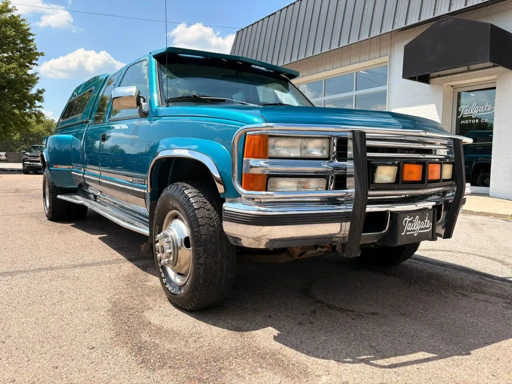 Chevrolet 3500 photo 2