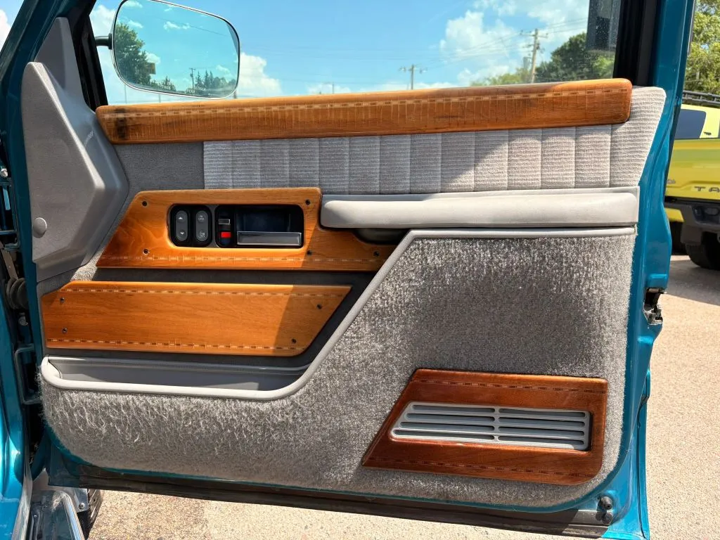 Chevrolet 3500 photo 9