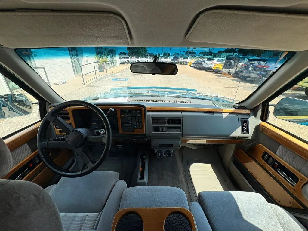 Chevrolet 3500 photo 13
