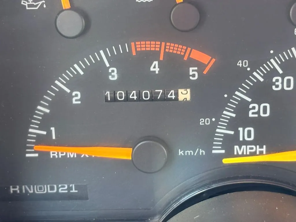 Chevrolet 3500 photo 18