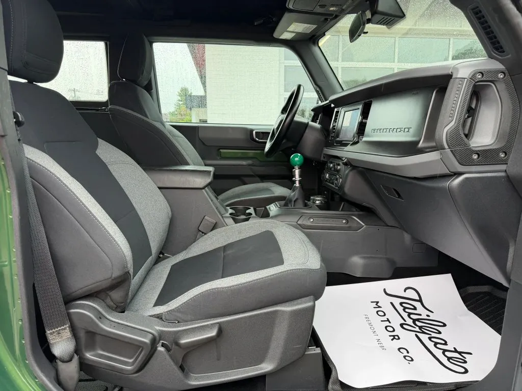 Ford Bronco photo 8