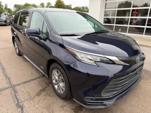 Photos of 2021 Toyota Sienna LE Minivan 4D for sale in Fremont, NE at Tailgate Motor Co. (Fremont North)