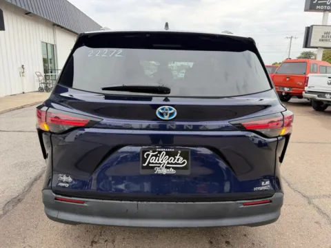 More photos of 2021 Toyota Sienna LE Minivan 4D at Tailgate Motor Co. (Fremont North), NE