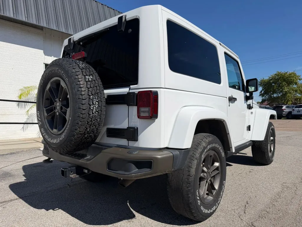 Jeep Wrangler photo 7