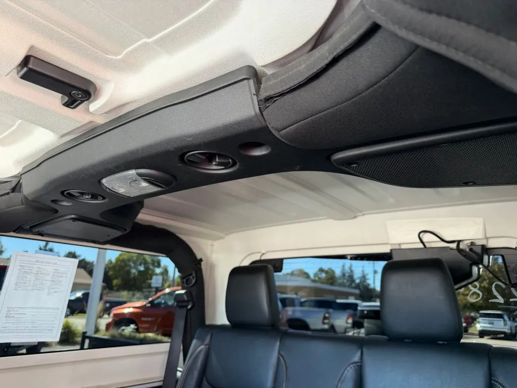 Jeep Wrangler photo 26