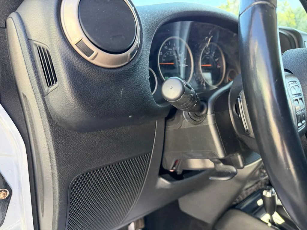 Jeep Wrangler photo 18