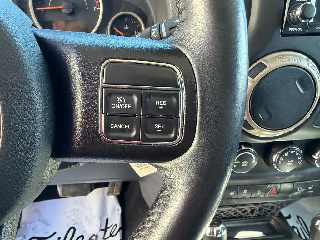 Jeep Wrangler photo 21