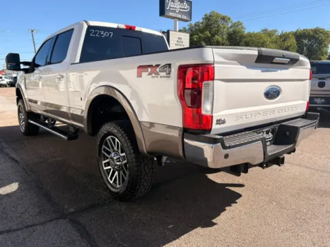More photos of 2019 Ford F250 Super Duty Crew Cab Lariat Pickup 4D 6 3/4 ft at Tailgate Motor Co. (Fremont North), NE