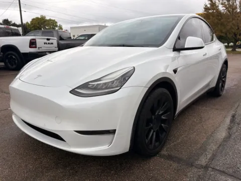 More photos of 2022 Tesla Model Y Long Range Sport Utility 4D at Tailgate Motor Co. (Fremont North), NE