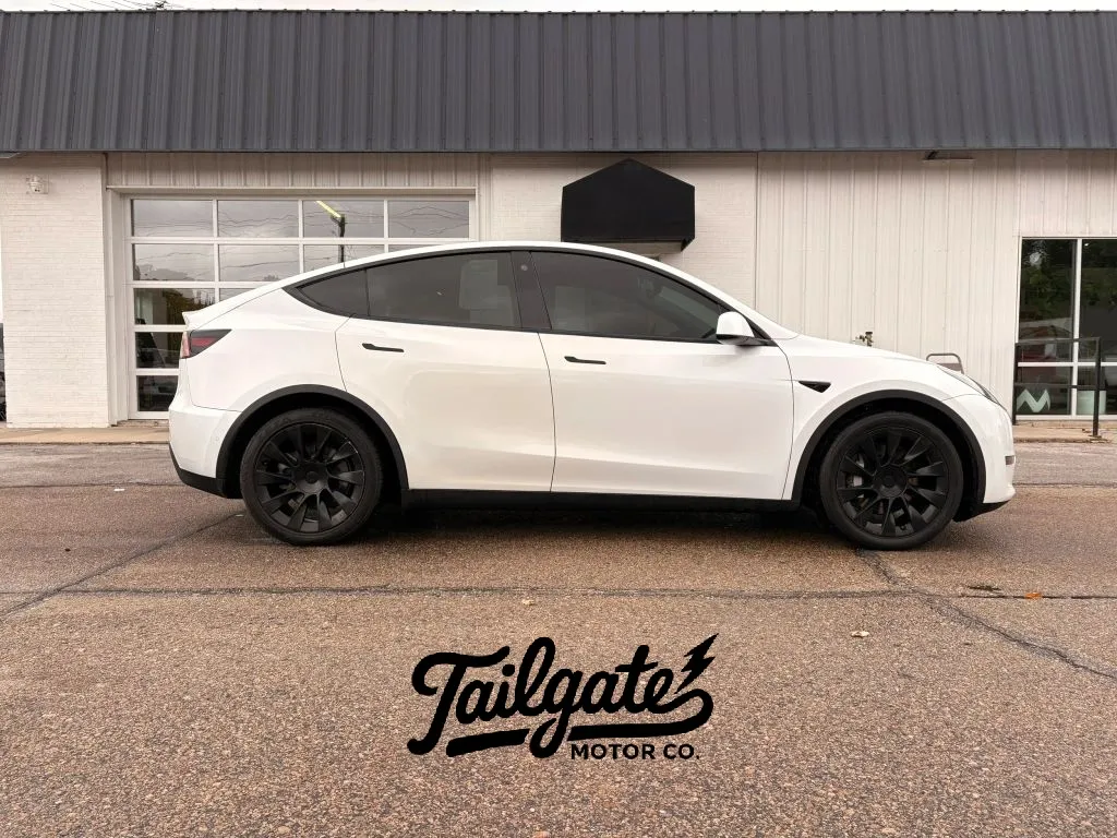 White 2022 Tesla Model Y Long Range Sport Utility 4D for sale in Fremont, NE