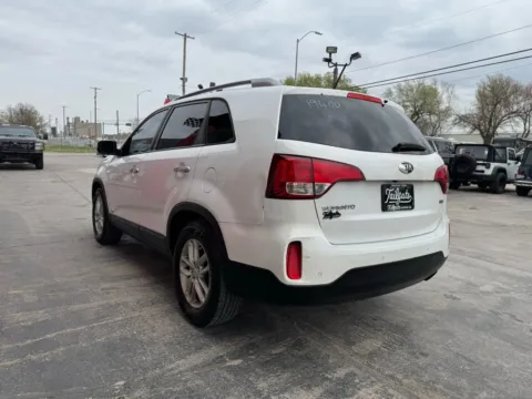 More photos of 2015 Kia Sorento LX Sport Utility 4D at Tailgate Motor Co. (Fremont North), NE