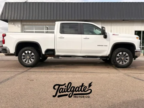 White 2024 Chevrolet Silverado 2500 HD Crew Cab LT Pickup 4D 6 1/2 ft for sale in Fremont, NE