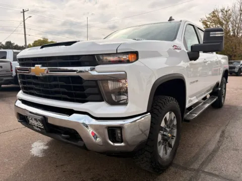 More photos of 2024 Chevrolet Silverado 2500 HD Crew Cab LT Pickup 4D 6 1/2 ft at Tailgate Motor Co. (Fremont North), NE