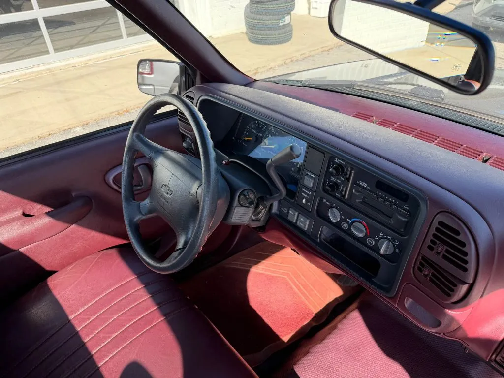 Chevrolet 1500 photo 12