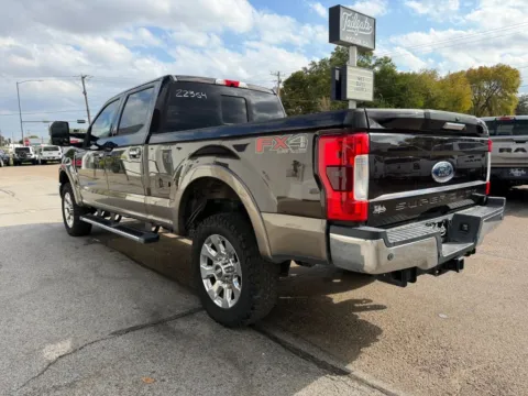 More photos of 2018 Ford F250 Super Duty Crew Cab Lariat Pickup 4D 6 3/4 ft at Tailgate Motor Co. (Fremont North), NE