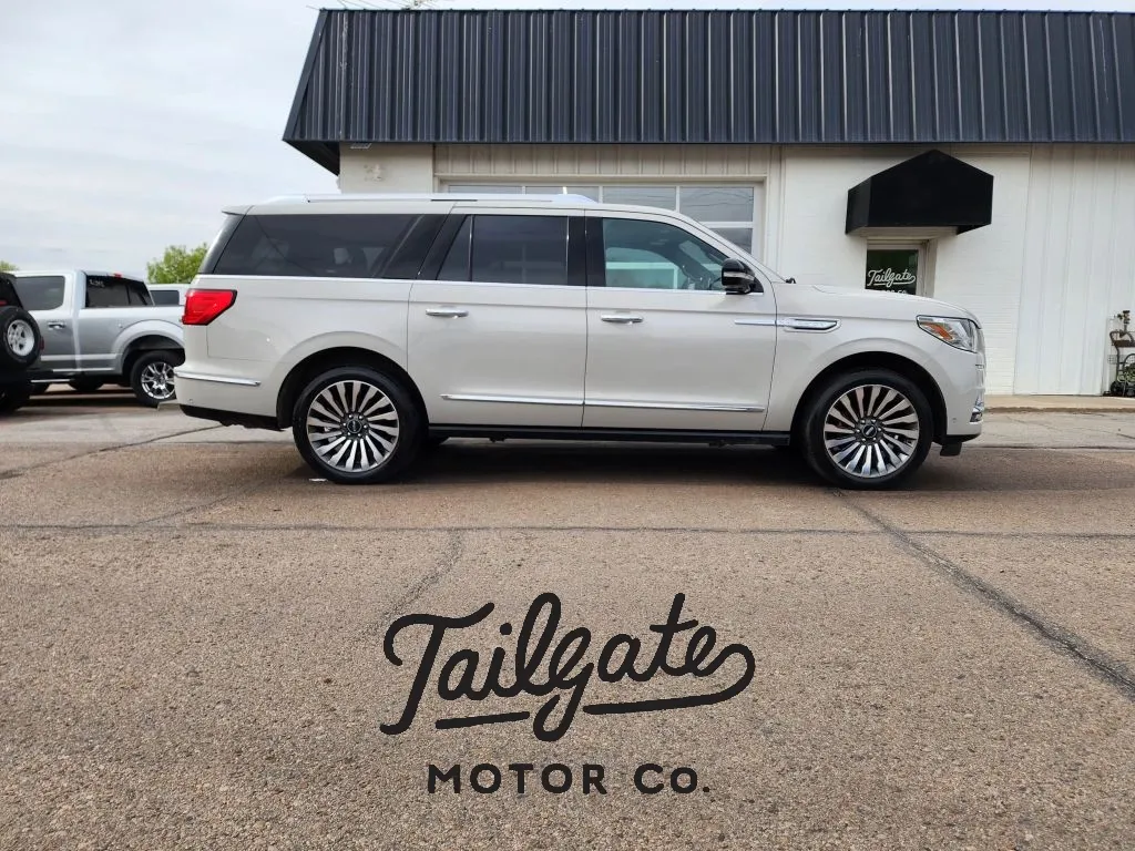 White 2019 Lincoln Navigator L Reserve Sport Utility 4D for sale in Wahoo, NE