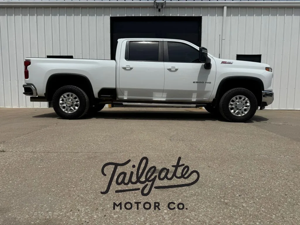 White 2024 Chevrolet Silverado 2500 HD Crew Cab LT Pickup 4D 6 1/2 ft for sale in Wahoo, NE