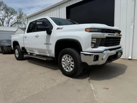 Photos of 2024 Chevrolet Silverado 2500 HD Crew Cab LT Pickup 4D 6 1/2 ft for sale in Wahoo, NE at Tailgate Motor Co. (Wahoo)