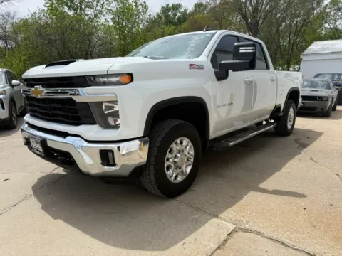 More photos of 2024 Chevrolet Silverado 2500 HD Crew Cab LT Pickup 4D 6 1/2 ft at Tailgate Motor Co. (Wahoo), NE