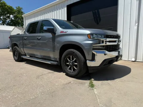 Photos of 2019 Chevrolet Silverado 1500 Crew Cab LT Pickup 4D 5 3/4 ft for sale in Wahoo, NE at Tailgate Motor Co. (Wahoo)