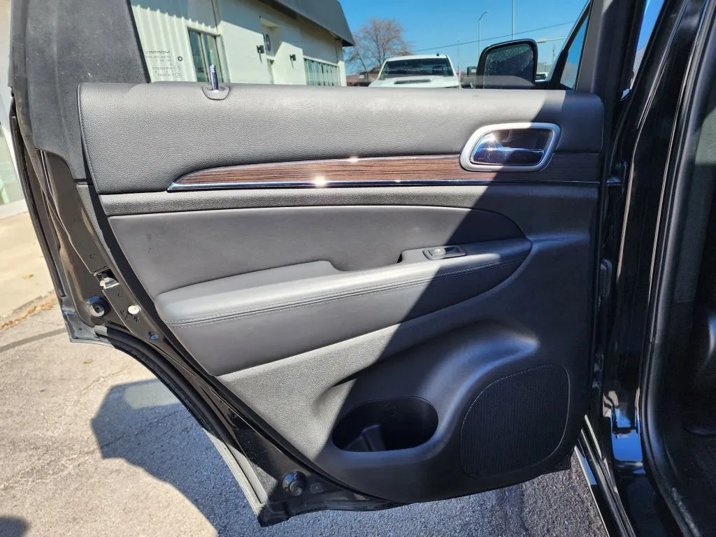 2018 Jeep Grand Cherokee Overland - Photo 15