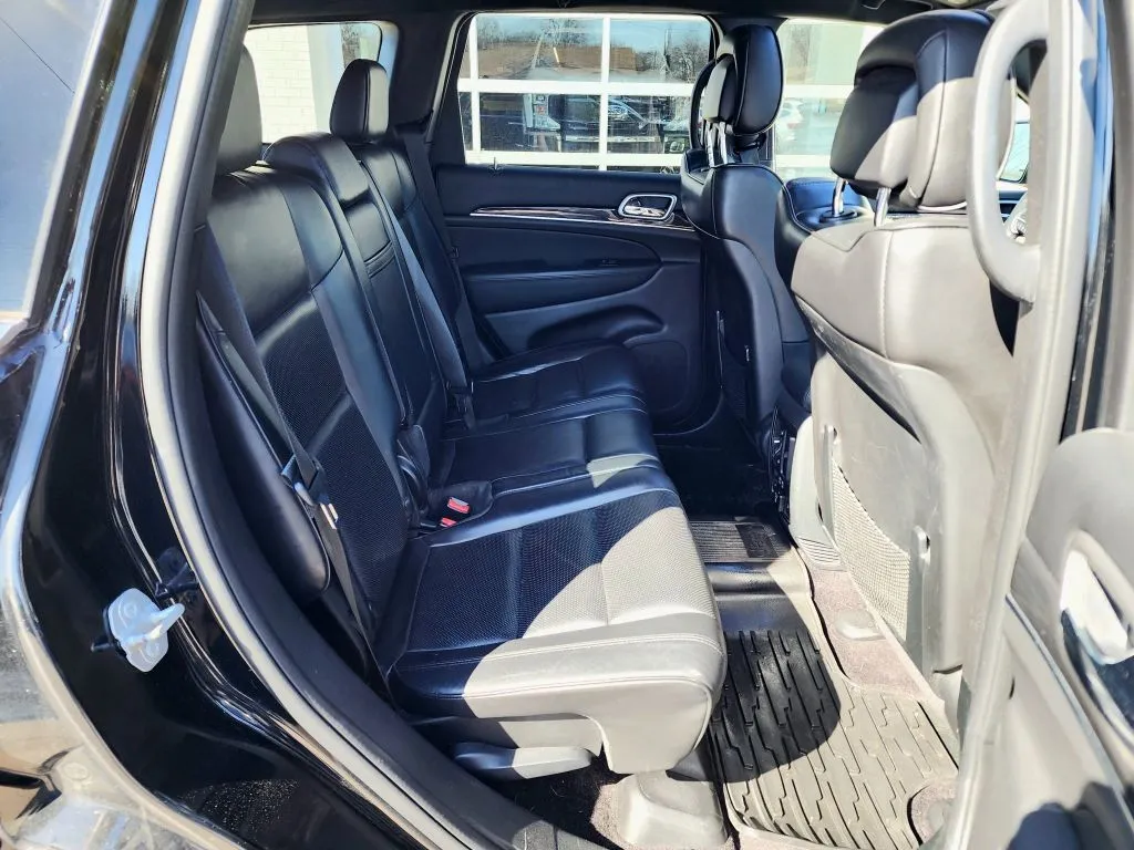 2018 Jeep Grand Cherokee Overland - Photo 12