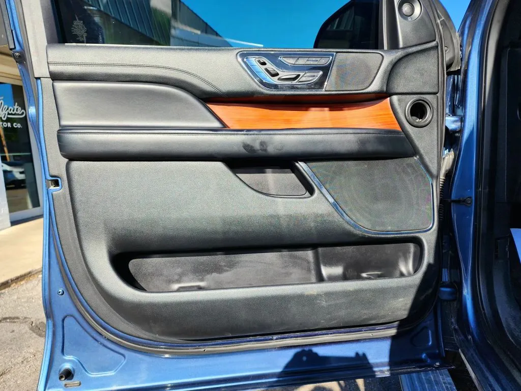 2018 Lincoln Navigator Select - Photo 14