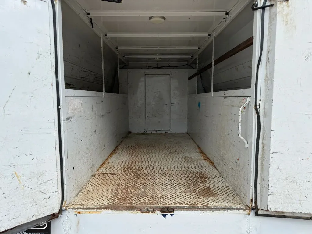 2012 Ford Econoline - Photo 13
