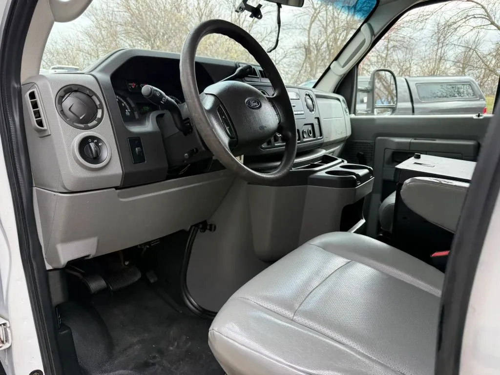 2012 Ford Econoline - Photo 11