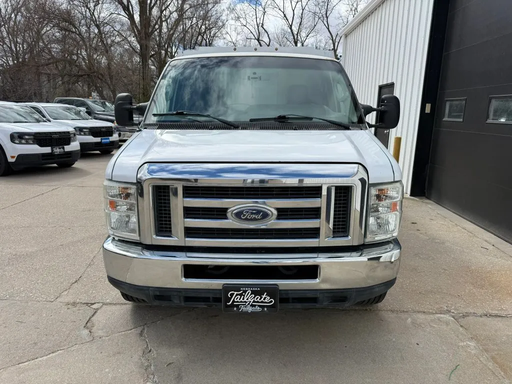 2012 Ford Econoline - Photo 3