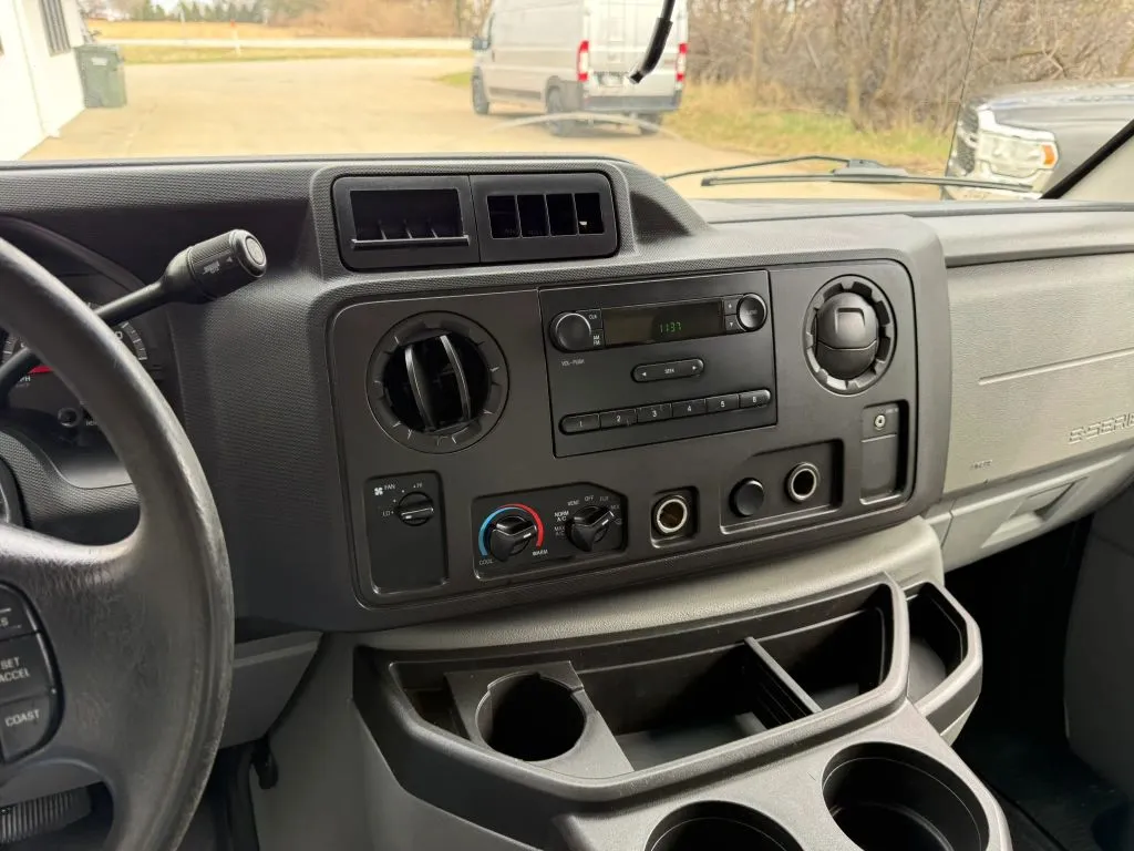 2012 Ford Econoline - Photo 15