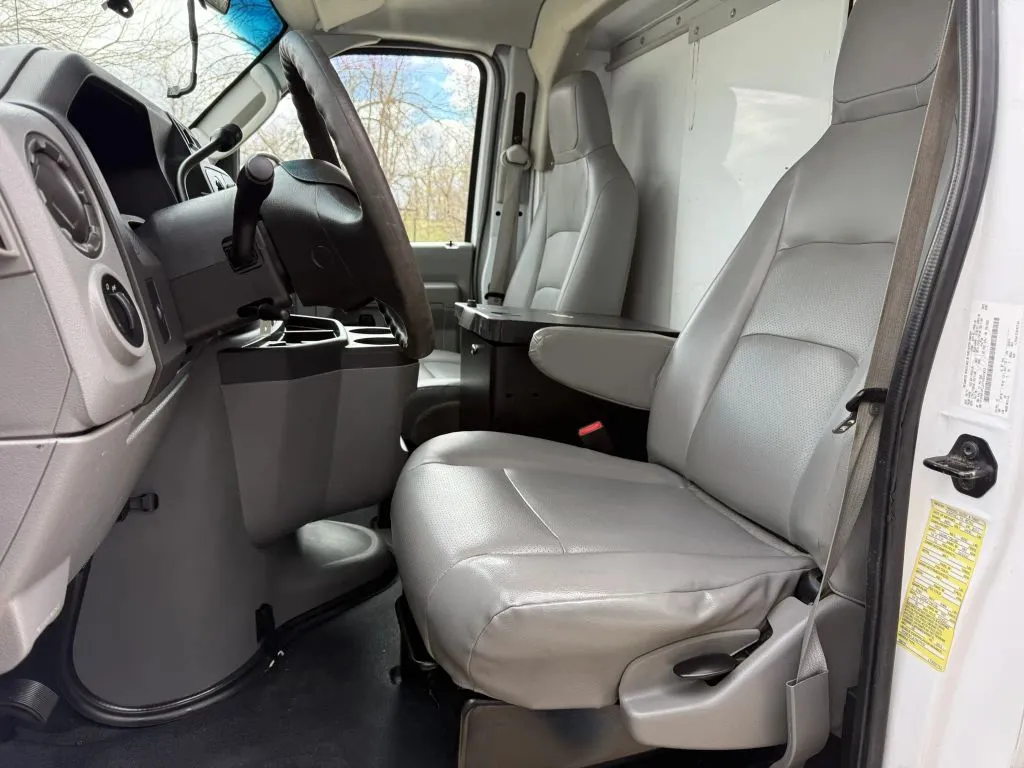 2012 Ford Econoline - Photo 12