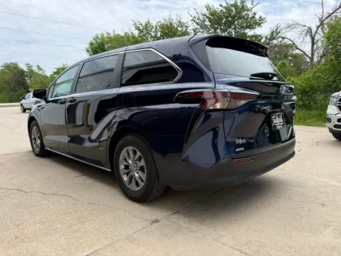 More photos of 2023 Toyota Sienna LE Minivan 4D at Tailgate Motor Co. (Wahoo), NE