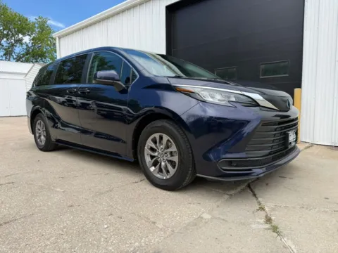 Photos of 2023 Toyota Sienna LE Minivan 4D for sale in Wahoo, NE at Tailgate Motor Co. (Wahoo)