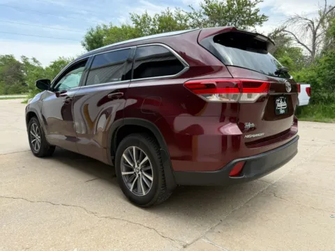 More photos of 2017 Toyota Highlander XLE Sport Utility 4D at Tailgate Motor Co. (Wahoo), NE